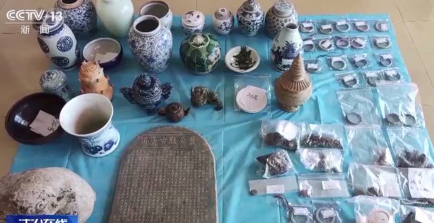 小伙意外发现明朝龙袍